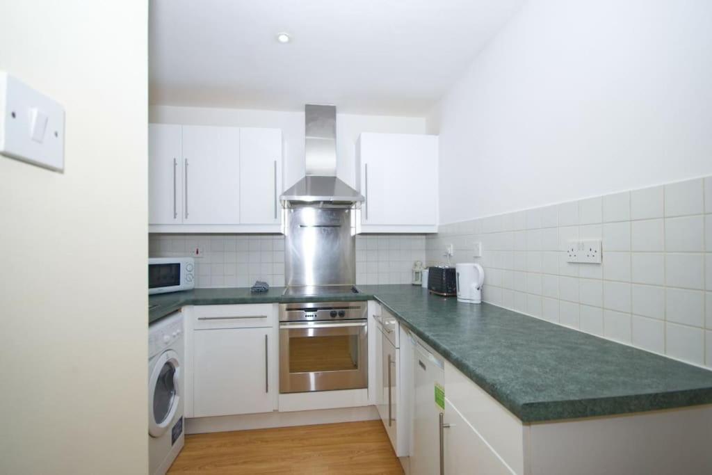 Alluring 2 Bedroom Leeds City Centre Apartment- Self Check-In,Balconied Apartment المظهر الخارجي الصورة